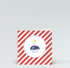 Geburtstagskarte: Blauer Muffin mit Kerze auf roten Streifen
